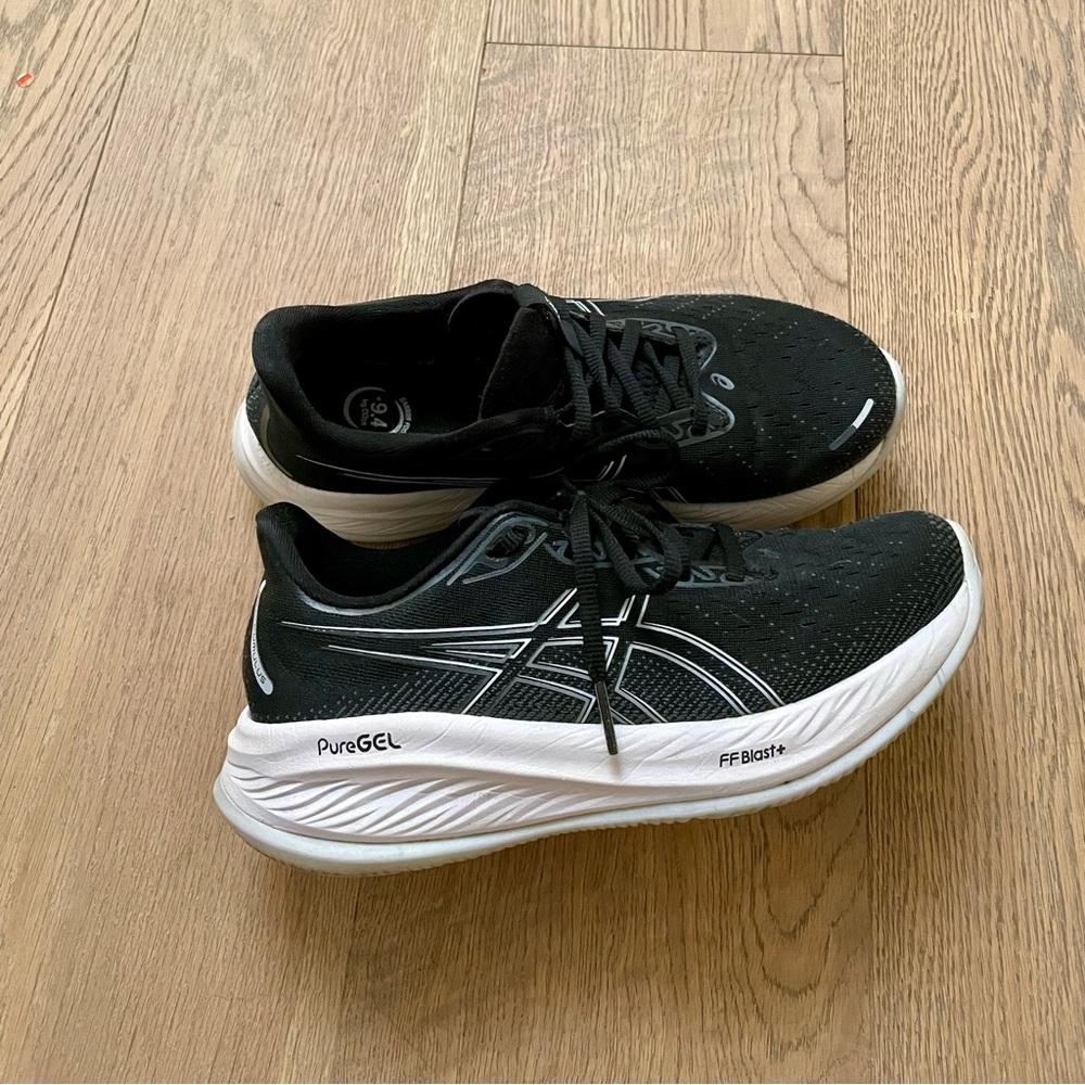 Asics Gel Cumulus 26 Black and White Women’s 7.5